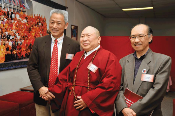 你们从中国大陆本土出来弘扬中国汉传佛教密宗，把中国密宗文化带到了全世界